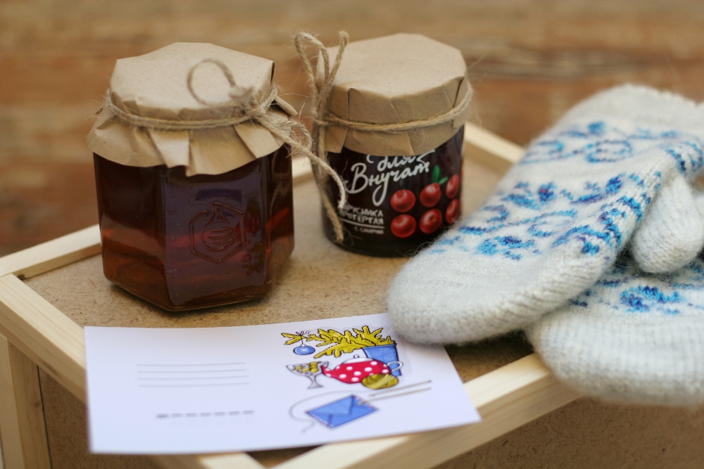Посылка с гостинцами от бабушки