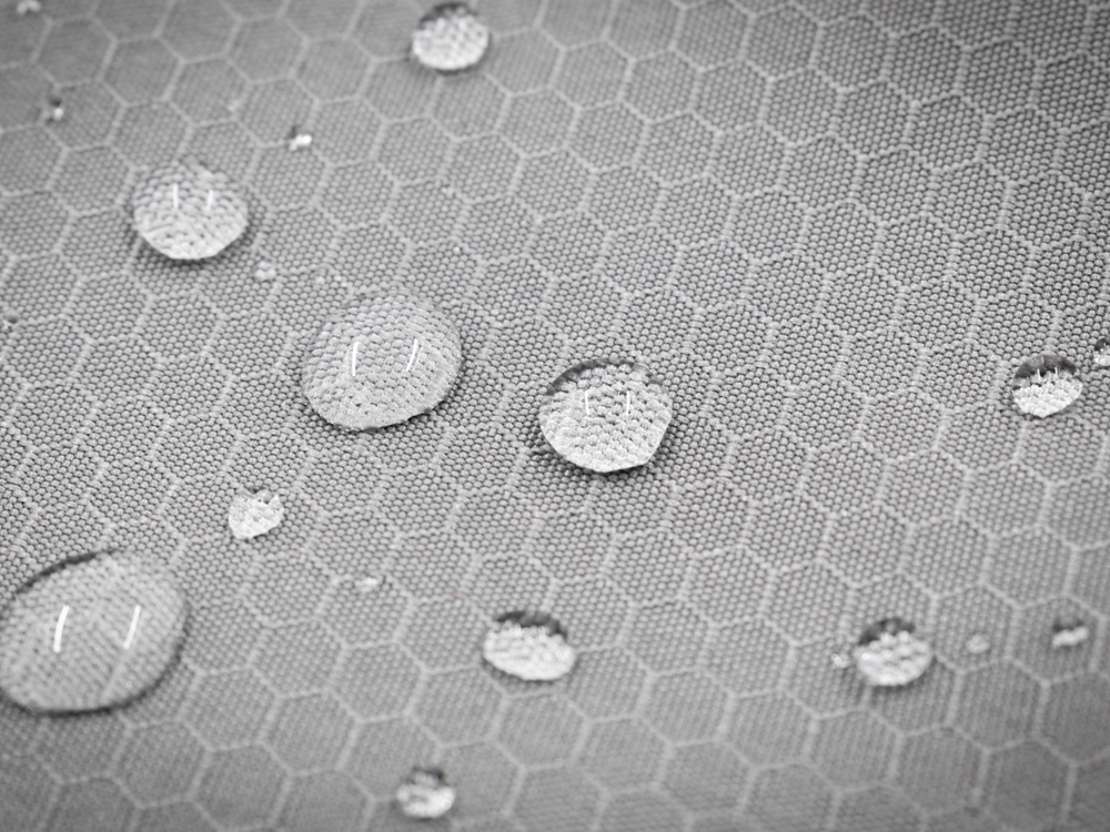 Универсальная водостойкая сумка на пояс «Bumble» из переработанного пластика