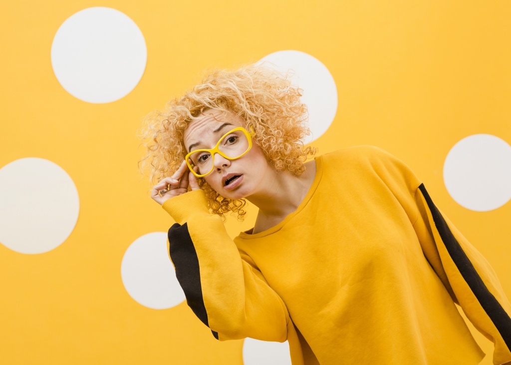 beautiful-blonde-woman-with-yellow-glasses.jpg