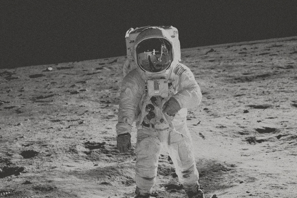 astronaut-walking-moon-black-white-tone.jpg